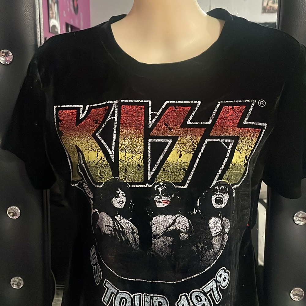 Kiss band shirt